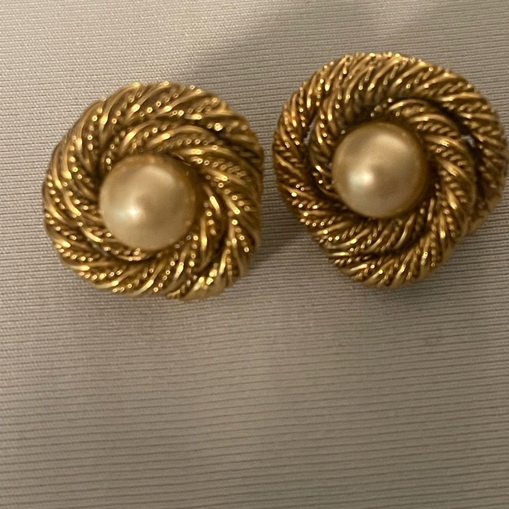 Vintage Gold Tone Braided Round Faux Pearl Clip On Earrings